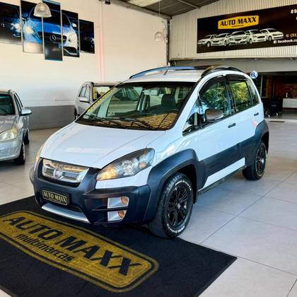 FIAT IDEA 1.8 MPI ADVENTURE 16V FLEX 4P MANUAL FIAT IDEA 1.8 MPI ADVENTURE 16V FLEX 4P MANUAL